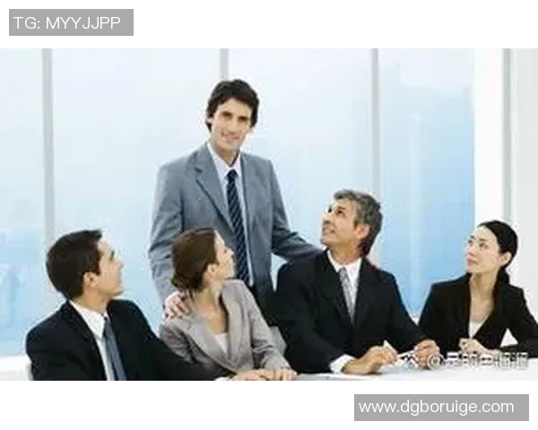 杭州足球队的盯防革新探索与实践：重塑战术理念与团队协作新模式