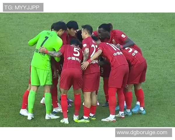 广州足球队强势领跑杯赛积分榜积69分展现冠军实力 广州足球队强势领跑杯赛积分榜积69分展现冠军实力